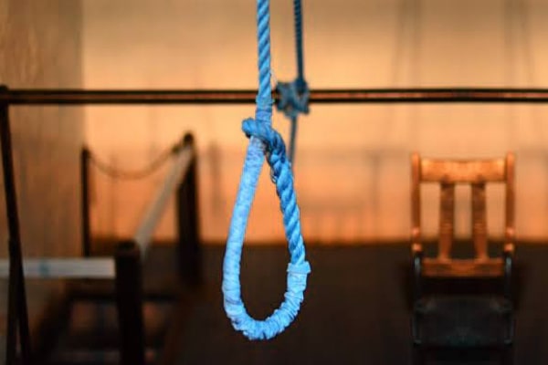 LANSIA DITEMUKAN TEWAS GANTUNG DIRI DI POHON&nbsp;SIRSAK