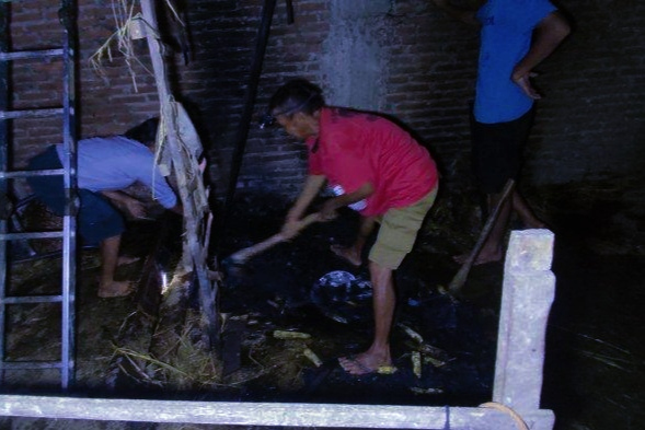 AKIBAT BEDIANG, RUMAH WARGA KLOPODUWUR NYARIS&nbsp;TERBAKAR