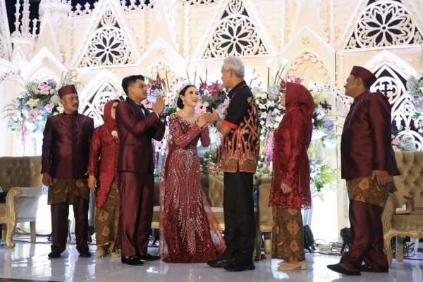 JEJAK SEJARAH TRADISI BUWOHAN: DARI ERA KERAJAAN HINGGA ERA&nbsp;KONTEMPORER