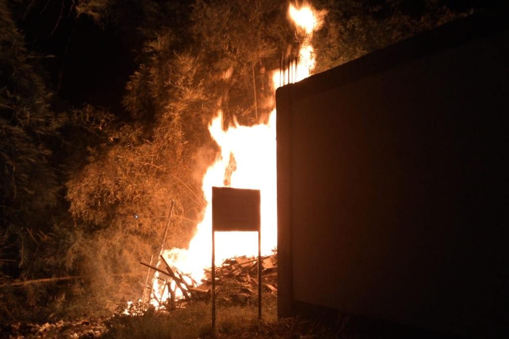 TEMPAT PEMBUANGAN SAMPAH DI NGAWEN LUDES DILAHAP SI JAGO&nbsp;MERAH