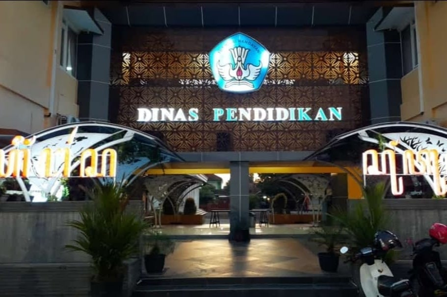 DINAS PENDIDIKAN BLORA GELONTORKAN PULUHAN MILIAR UNTUK PENGADAAN MEBEL DI 56&nbsp;SDN