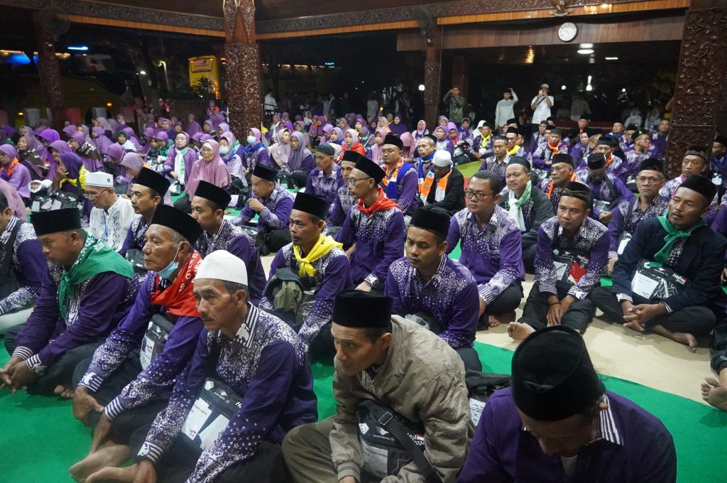 635 JEMAAH CALON HAJI DIBERANGKATKAN, BUPATI BLORA: SELAMAT JALAN TAMU ALLAH