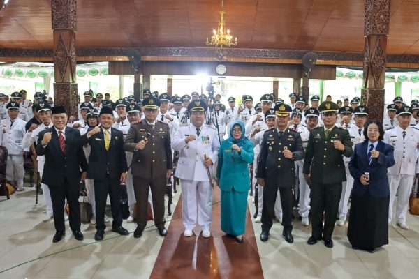 264 KADES TERIMA SK PERPANJANGAN, BUPATI: SEGERA LAKUKAN REVIEW&nbsp;RPJMDES