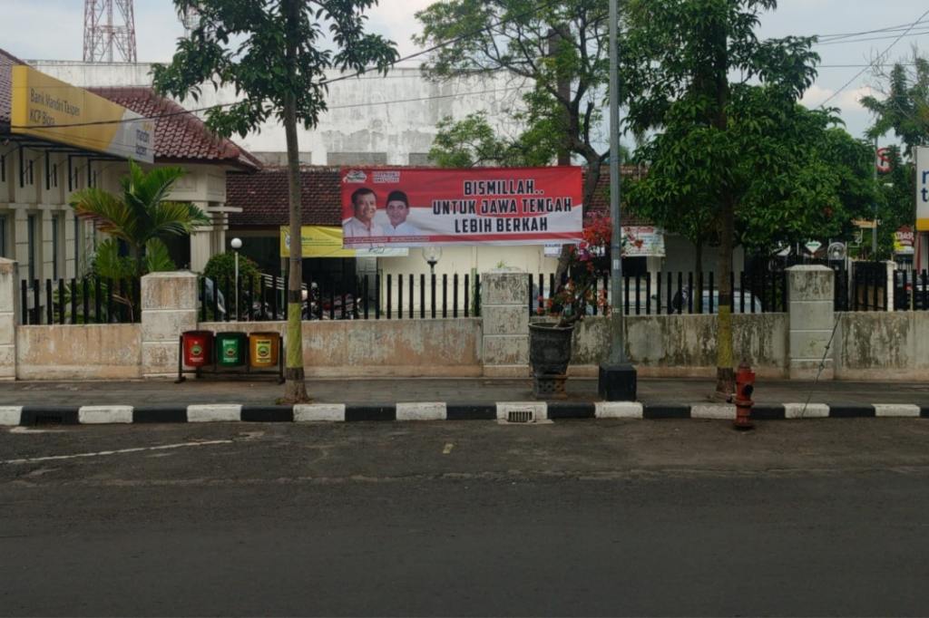 REAKSI POSITIF SANTRI BLORA TERHADAP PASANGAN IRJEN. POL. AHMAD LUTHFI DAN TAJ YASIN&nbsp;MAIMOEN