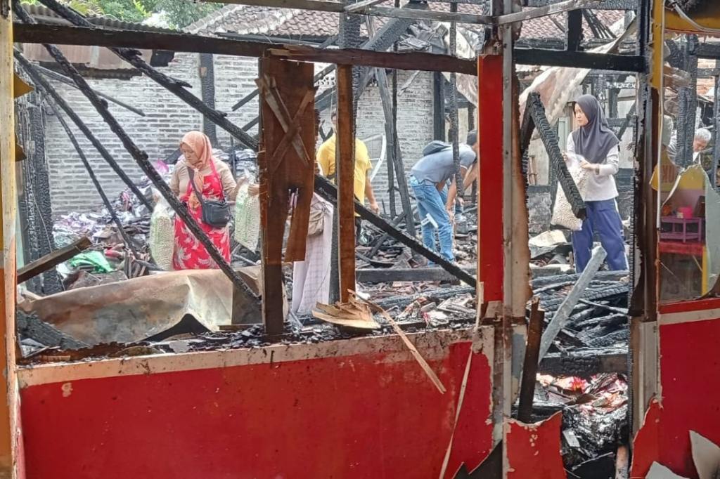 KEBAKARAN BERUNTUN TERJADI DI NGAWEN, 3 KORBAN RUGI RATUSAN&nbsp;JUTA