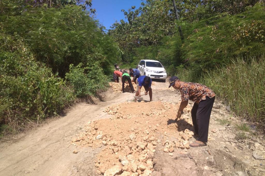 DANA HIBAH : ANTARA SI KAYA DAN MISKIN, LUKA MENGANGA DAN KETIMPANGAN YANG&nbsp;MENGAKAR