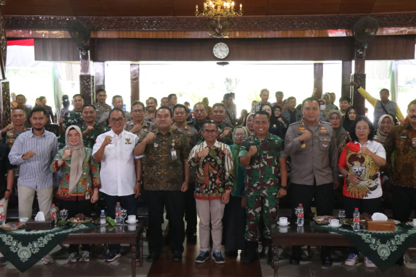 BLORA KEMBANGKAN MODEL KEMITRAAN UNTUK TINGKATKAN KESEJAHTERAAN PETANI DAN&nbsp;PETERNAK