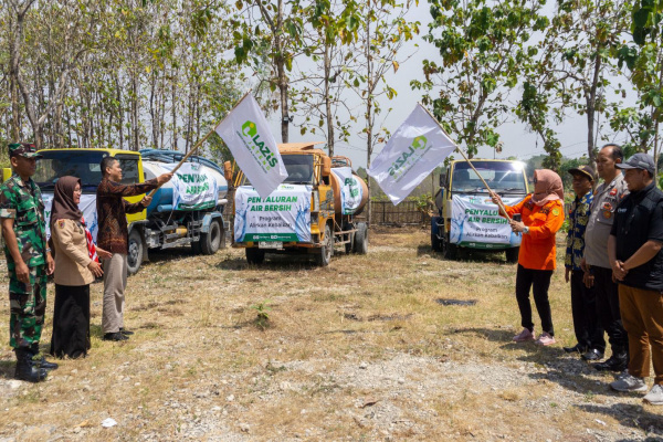 LAZIS JATENG TARGETKAN SALURKAN 2 JUTA LITER AIR BESIH UNTUK WARGA BERDAMPAK&nbsp;KEKERINGAN