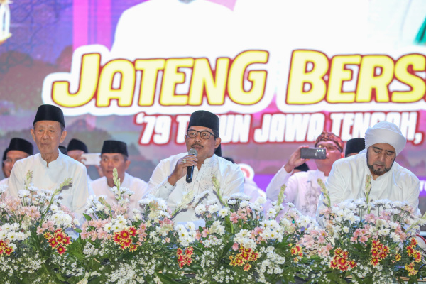 JATENG BERSHOLAWAT : IKHTIAR BATINIAH DAN SILATUROHIM UNTUK PEMBANGUNAN
