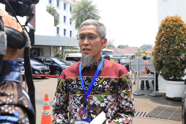 SUKSES TURUNKAN ANGKA KEMISKINAN EKSTREM, PEMPROV JATENG DIGANJAR INSENTIF 5,6 MILIAR