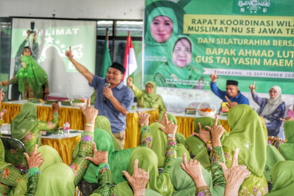 4,8 JUTA SUARA MUSLIMAT NU SIAP MENANGKAN AHMAD LUTHFI DAN GUS YASIN