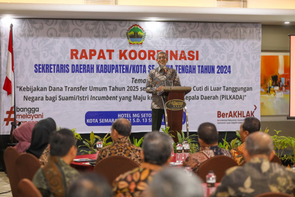 SEKDA JATENG USULKAN KEPATUHAN WAJIB PAJAK SEBAGAI INDIKATOR KINERJA CAMAT UNTUK GENJOT PAD